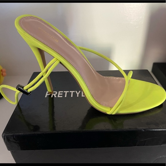 Shoes - Size 9